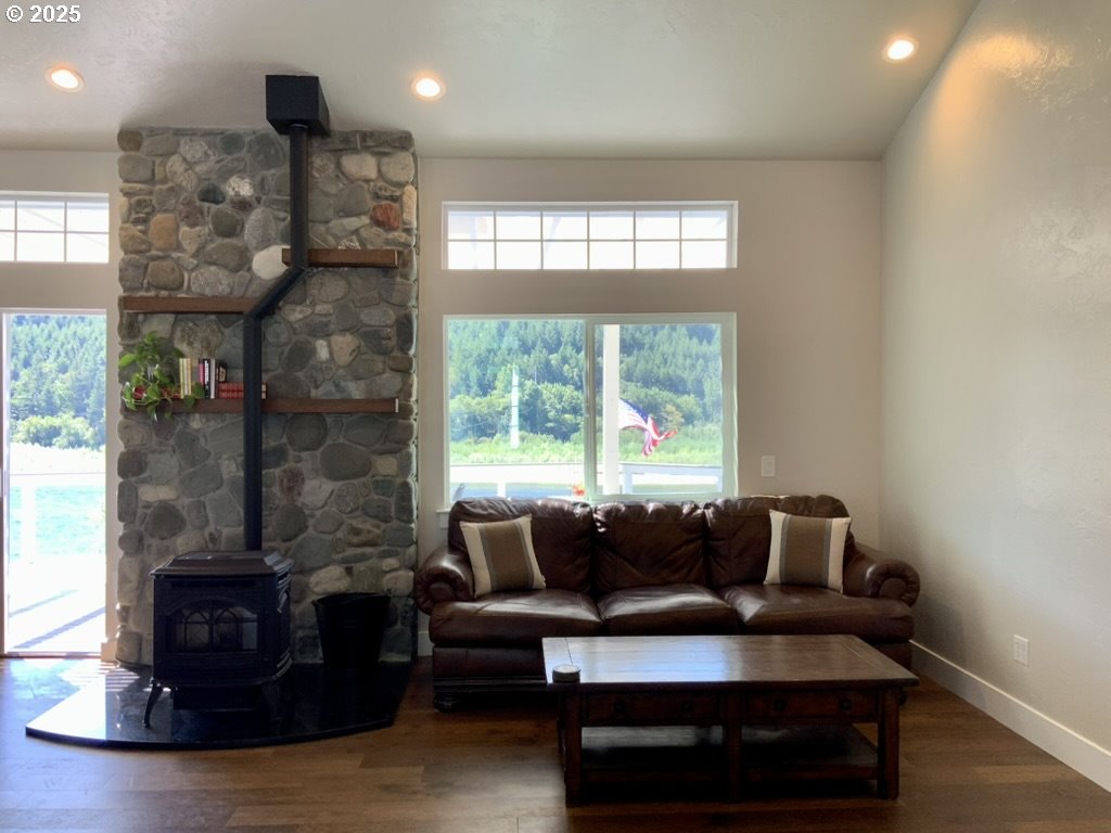 95950 North Bank Rogue River Road Gold Beach, OR 97444 - Photo 37 of 44 Bedroom