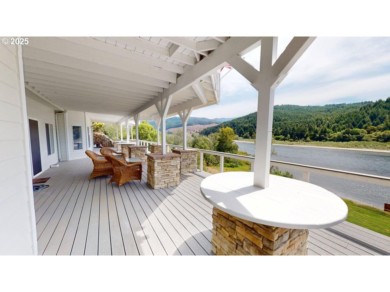 95950 North Bank Rogue River Road Gold Beach, OR 97444 - Photo 42 of 44