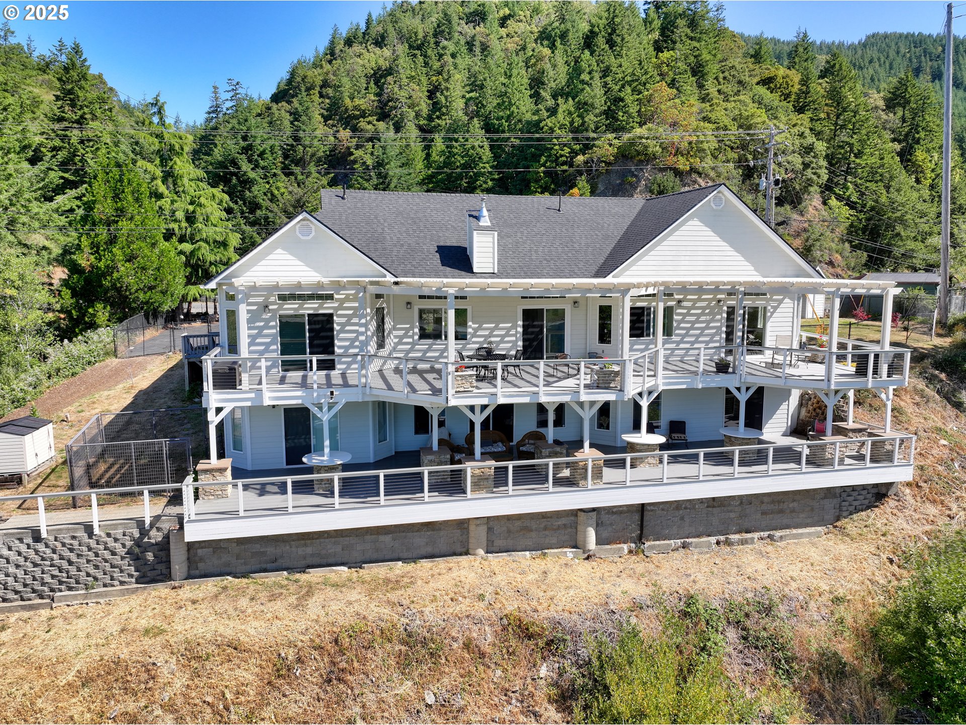 95950 North Bank Rogue River Road Gold Beach, OR 97444 - Photo 5 of 44