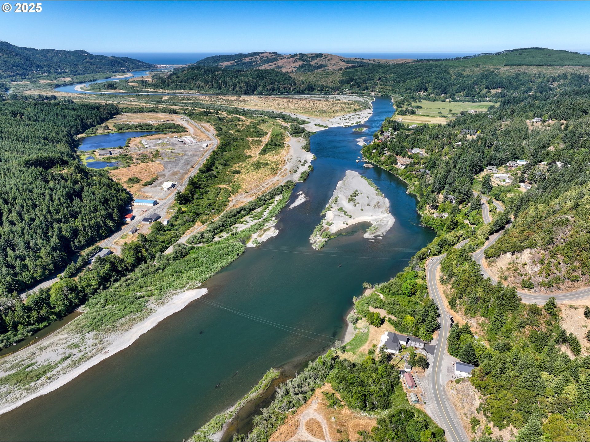 95950 North Bank Rogue River Road Gold Beach, OR 97444 - Photo 6 of 44