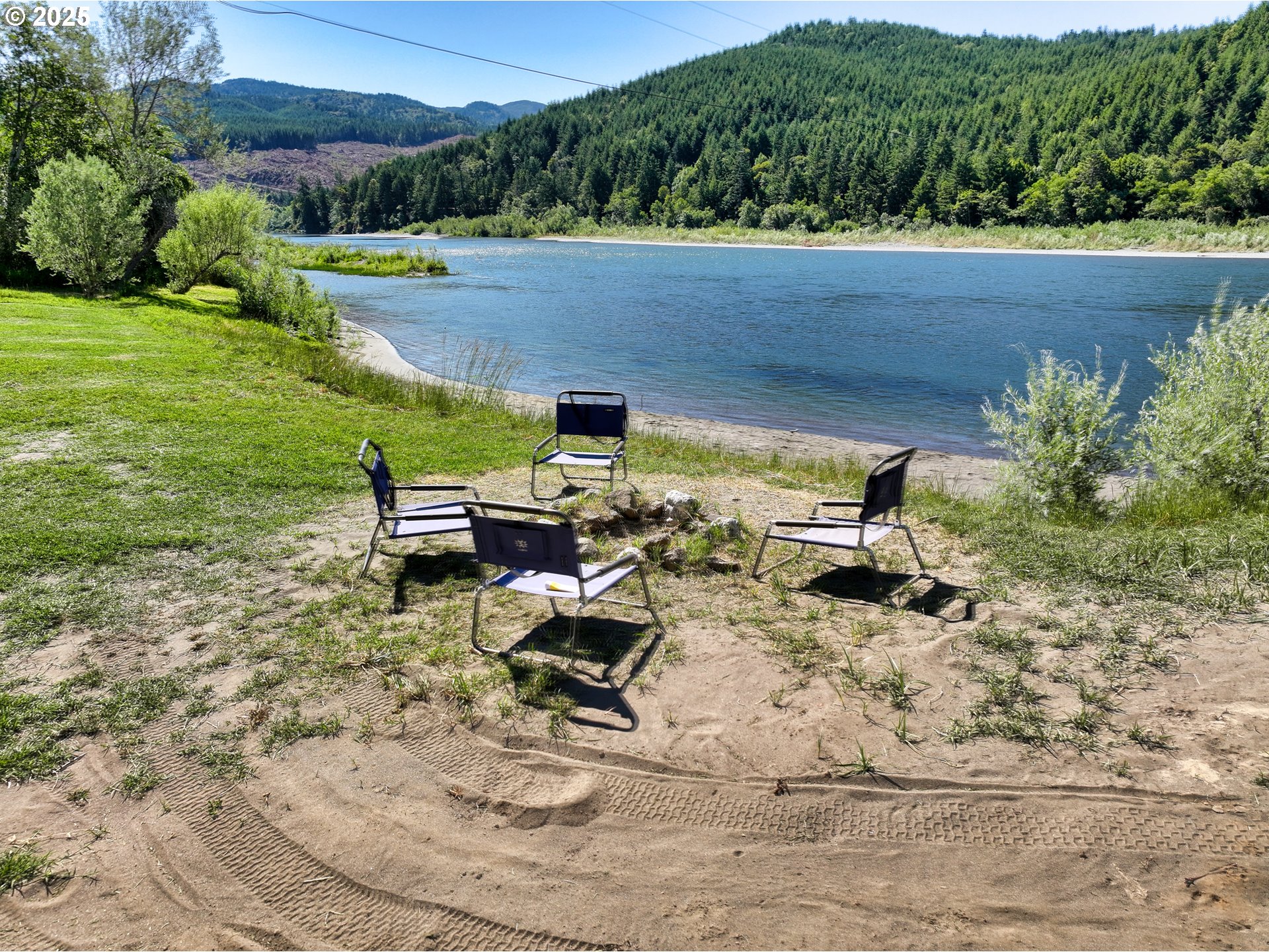 95950 North Bank Rogue River Road Gold Beach, OR 97444 - Photo 10 of 44