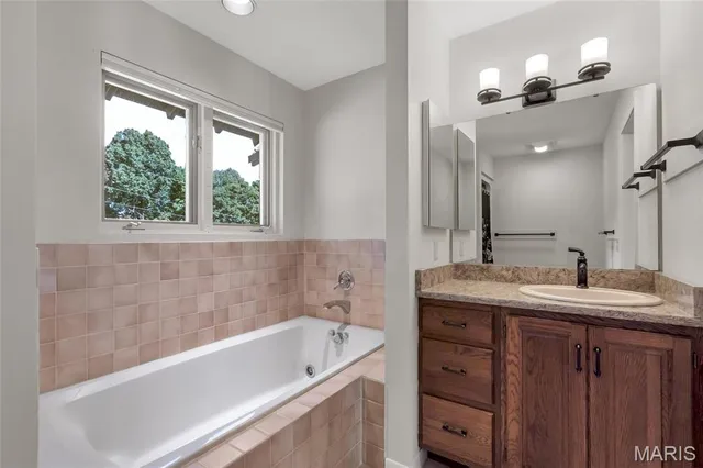 $475,000 | 17946 Paradise Drive, Wildwood, MO 63038