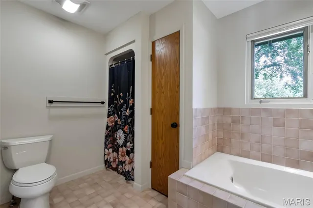 $475,000 | 17946 Paradise Drive, Wildwood, MO 63038