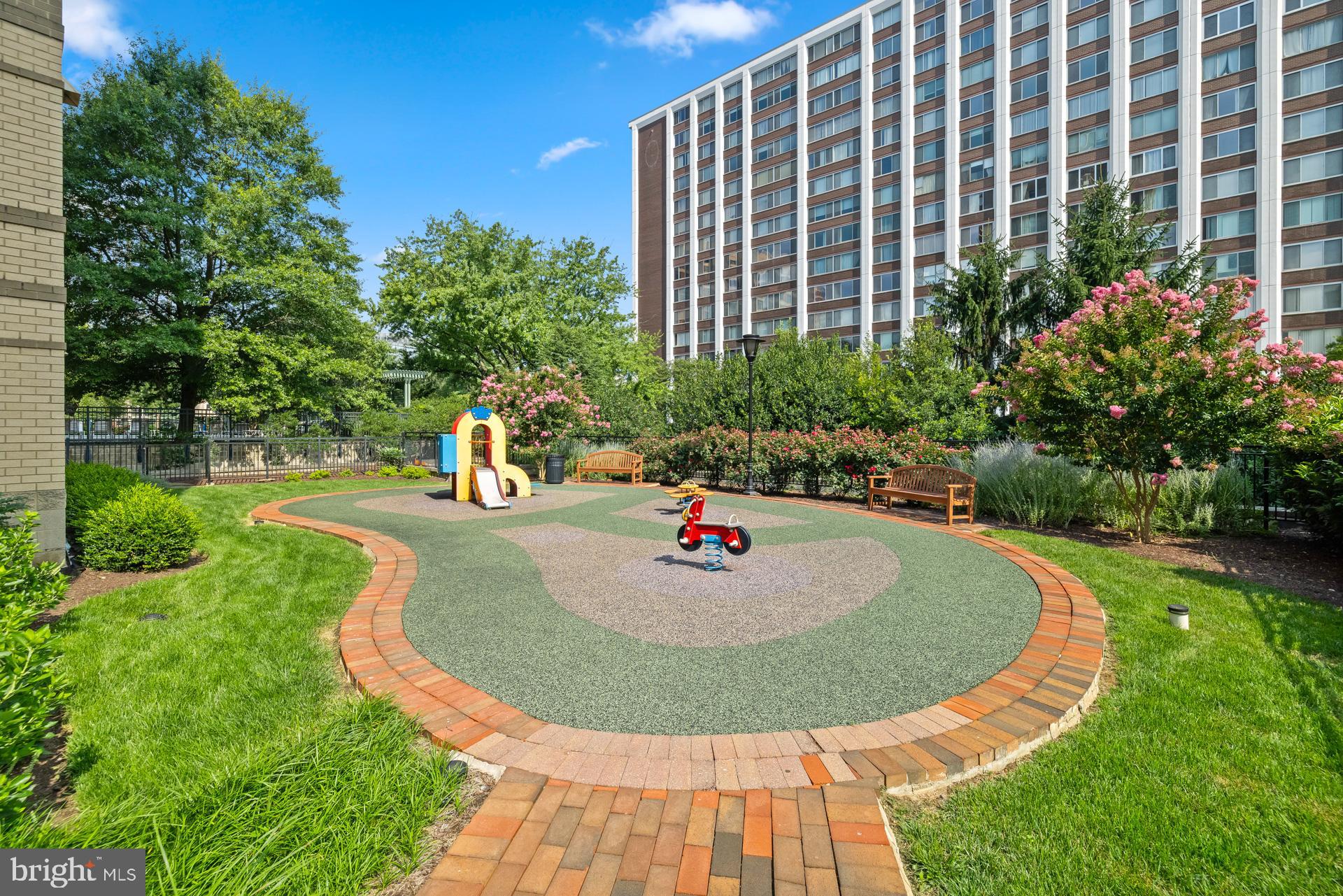 11710 Old Georgetown Road, Unit 1116W North Bethesda, MD 20852 - Photo 51 of 52 a view of outdoor space yard and patio