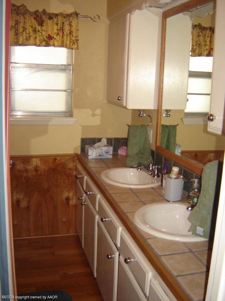 25501 Newton Road Canyon, TX 79015 - Photo 10 of 14 Bathroom 2
