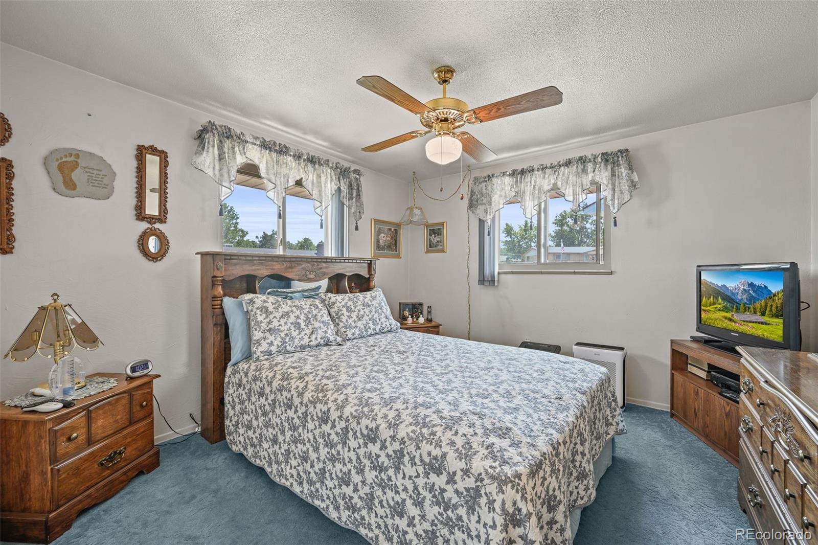 8261 Bluebell Way Denver, CO 80221 - Photo 15 of 30 Gallery Image 15