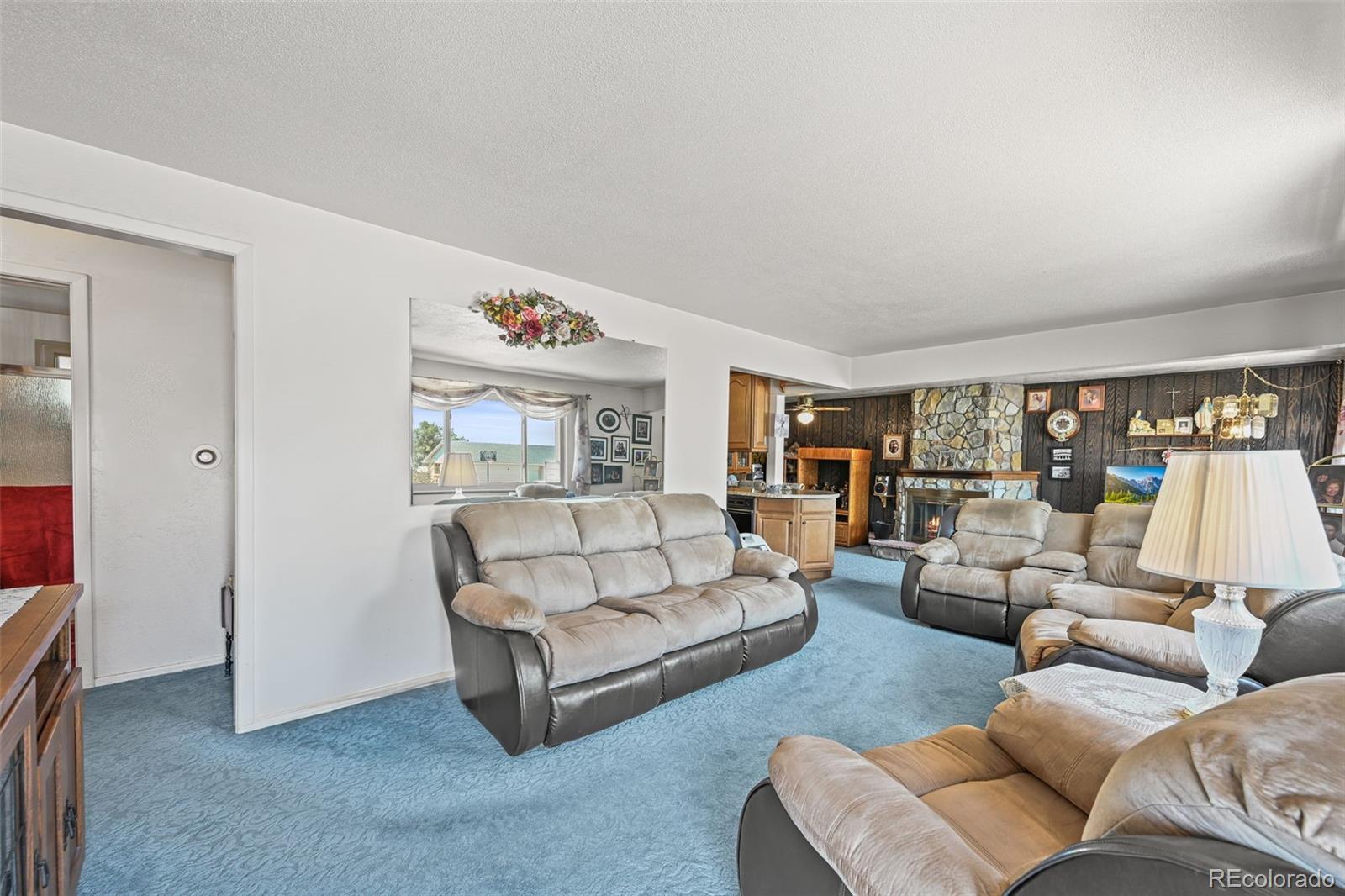 8261 Bluebell Way Denver, CO 80221 - Photo 6 of 30 Gallery Image 6