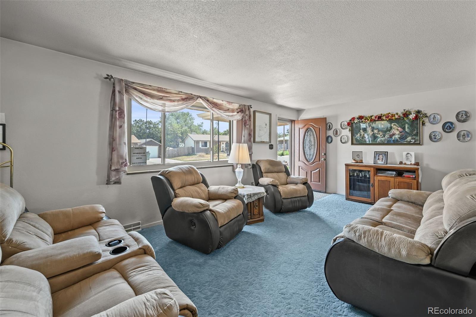 8261 Bluebell Way Denver, CO 80221 - Photo 8 of 30 Gallery Image 8