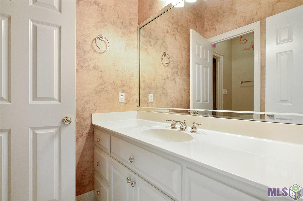 17809 British Lane Baton Rouge, LA 70810 - Photo 16 of 24 Bath