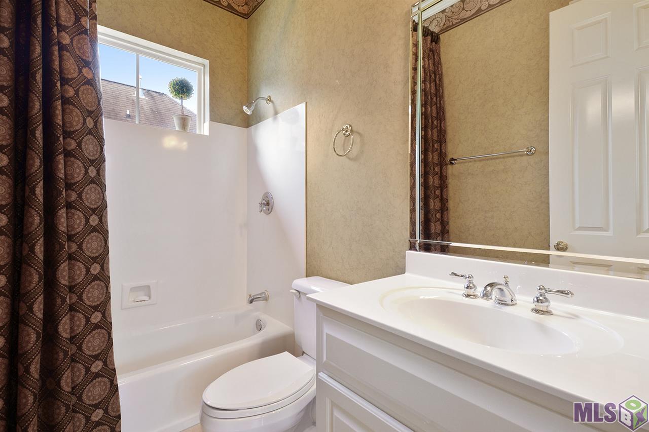 17809 British Lane Baton Rouge, LA 70810 - Photo 21 of 24 Bath