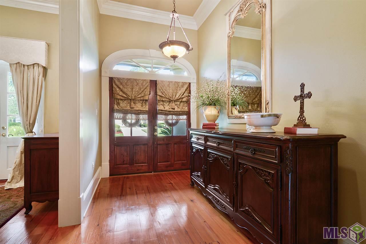 17809 British Lane Baton Rouge, LA 70810 - Photo 4 of 24 Foyer/