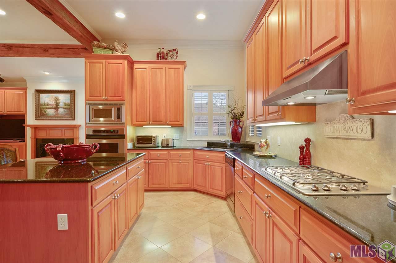 17809 British Lane Baton Rouge, LA 70810 - Photo 8 of 24 kitchen