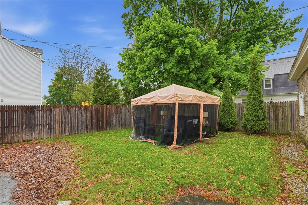 8 Carver Street Worcester, MA 01604 - Photo 28 of 28
