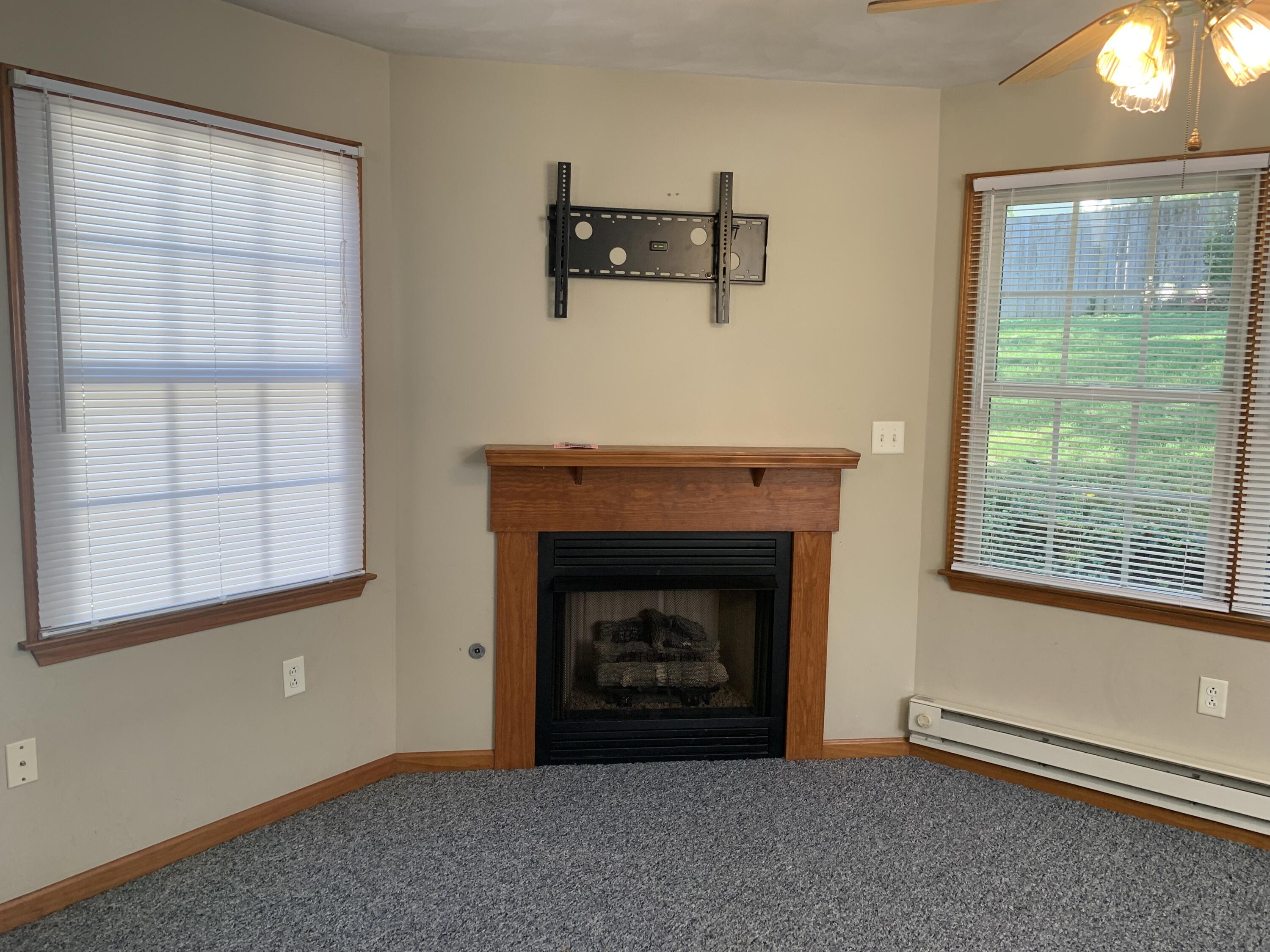 2460 Livingston Road Southwest Roanoke, VA 24015 - Photo 14 of 33 IMG_2811