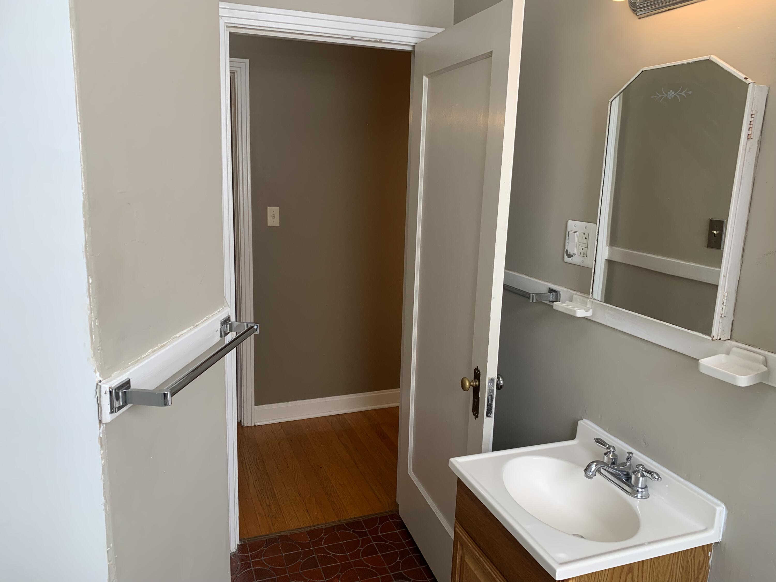2460 Livingston Road Southwest Roanoke, VA 24015 - Photo 23 of 33 IMG_2824