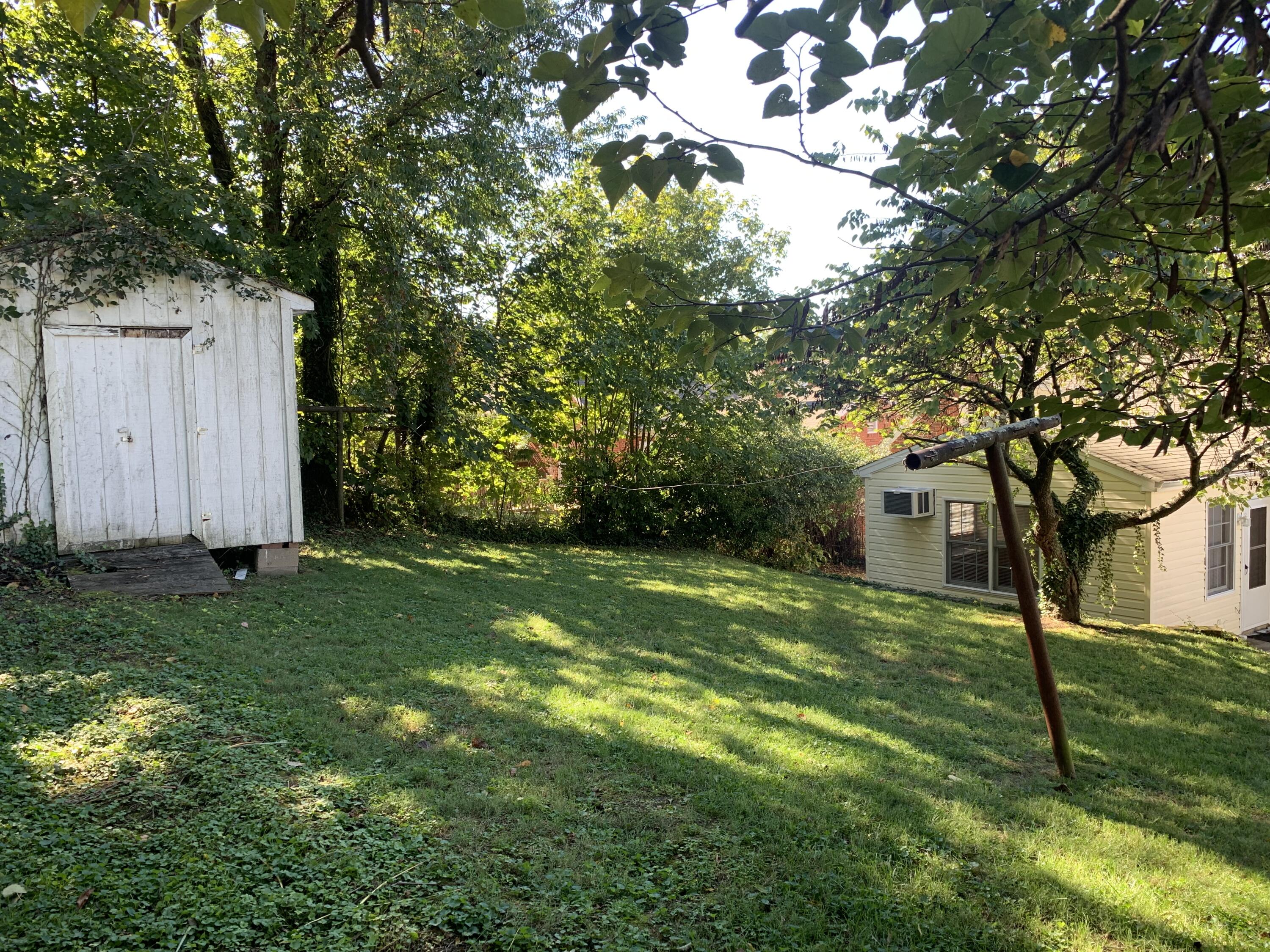 2460 Livingston Road Southwest Roanoke, VA 24015 - Photo 33 of 33 IMG_2834