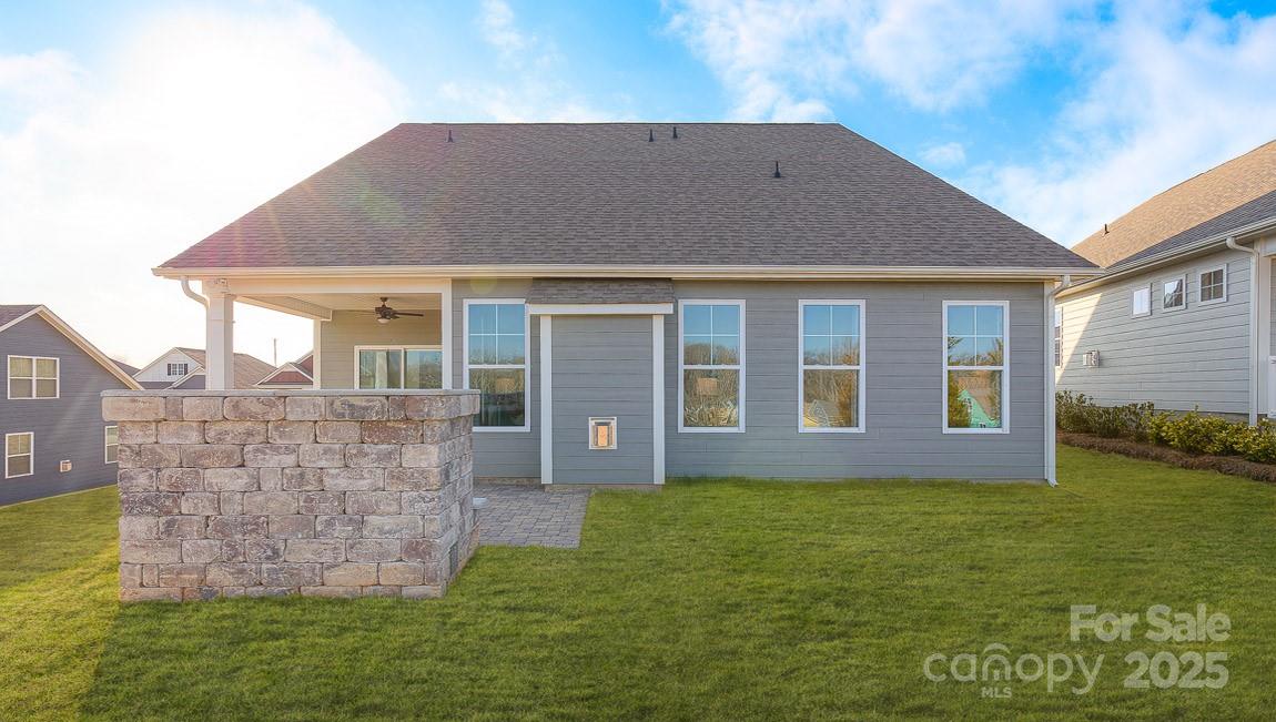 12 Fox Cove Road Hendersonville, NC 28792 - Photo 3 of 29 Gallery Image 3