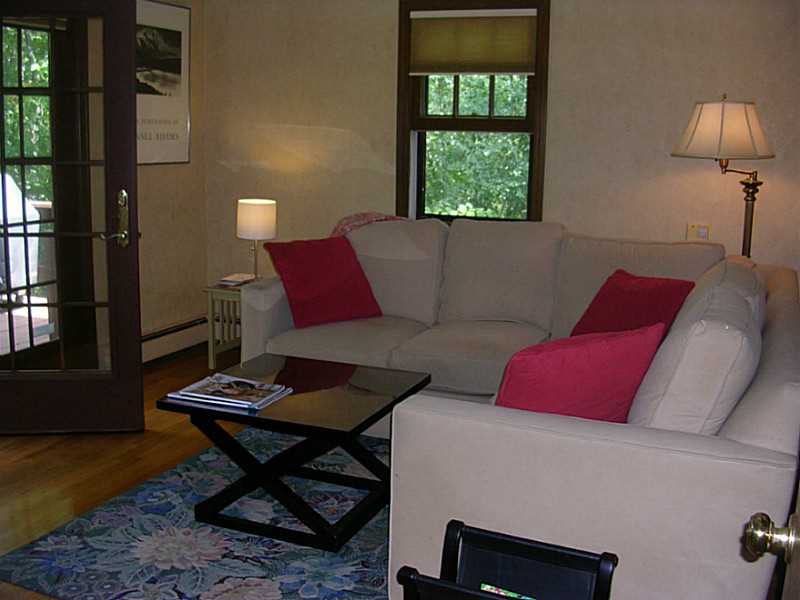 693 Lower River Road Lincoln, RI 02865 - Photo 5 of 19 Den/Family/Great Room.