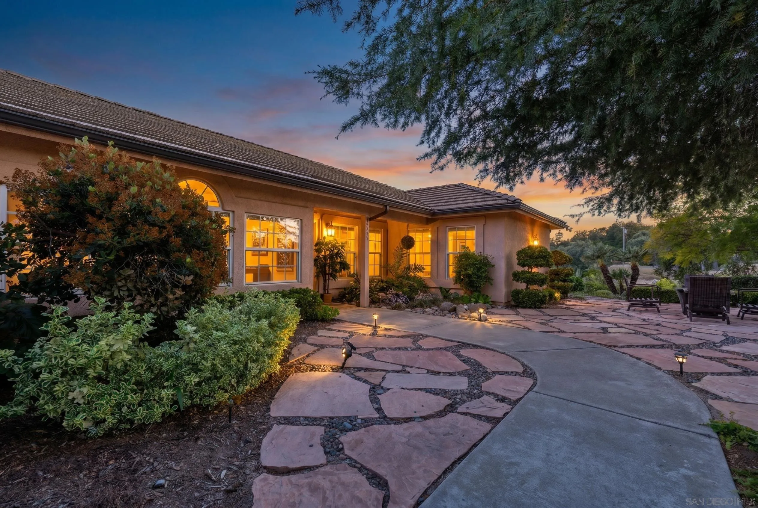 4241 Via El Dorado Fallbrook, CA 92028 - Photo 4 of 49
