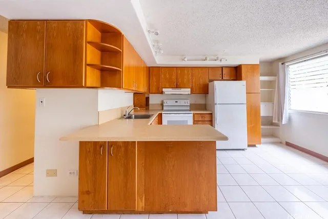 $299,000 | 1735 Dole Street, Unit 106, Honolulu, HI 96822