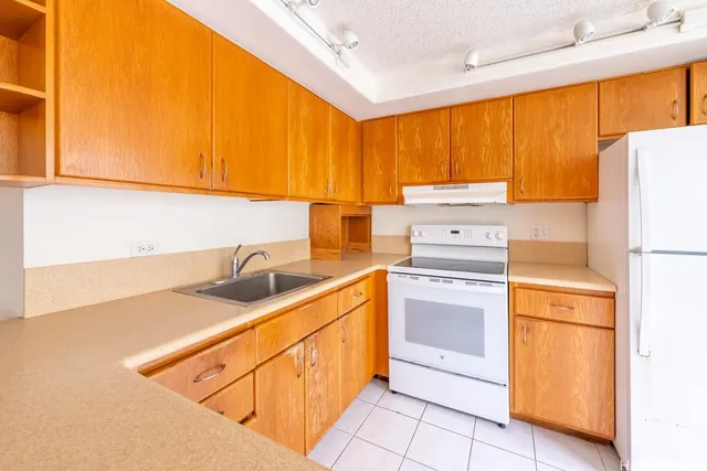 $299,000 | 1735 Dole Street, Unit 106, Honolulu, HI 96822