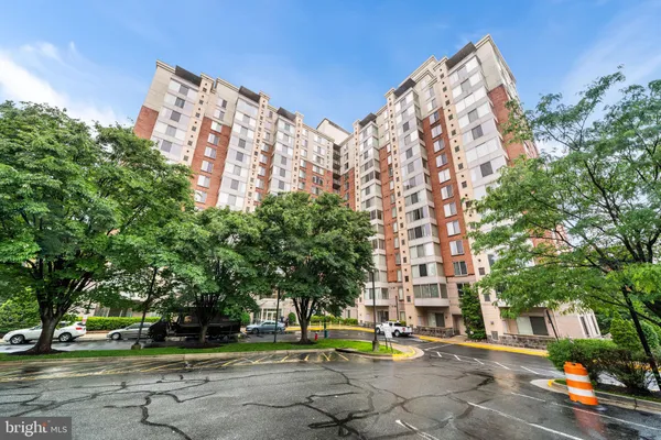 $2,400 | 2726 Gallows Road, Unit 619, Vienna, VA 22180