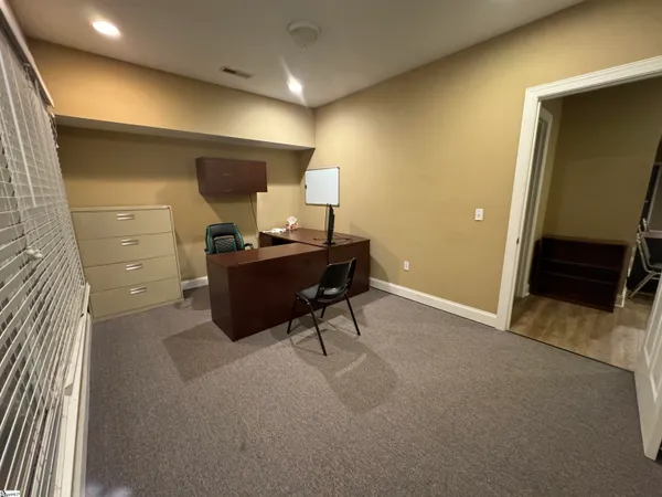 $1,400 | 300 John Street, Greer, SC 29651