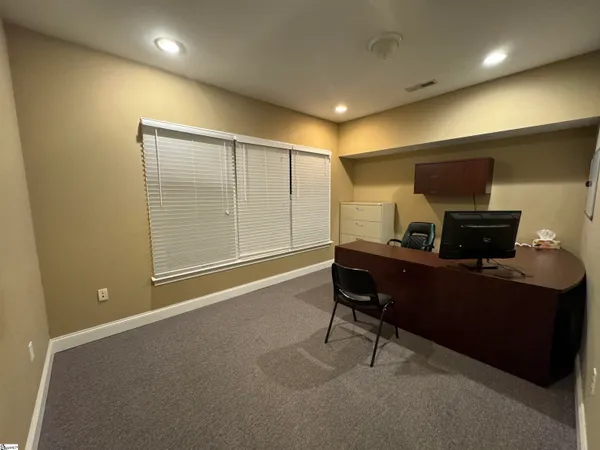 $1,400 | 300 John Street, Greer, SC 29651