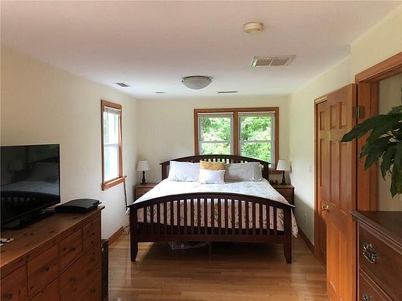 379 Hog House Hill Road Exeter, RI 02892 - Photo 4 of 8