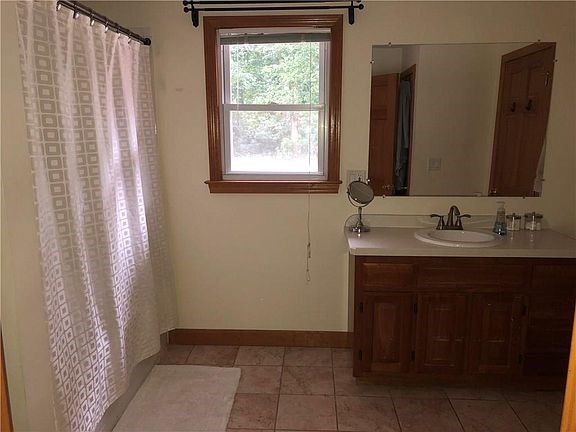 379 Hog House Hill Road Exeter, RI 02892 - Photo 6 of 8