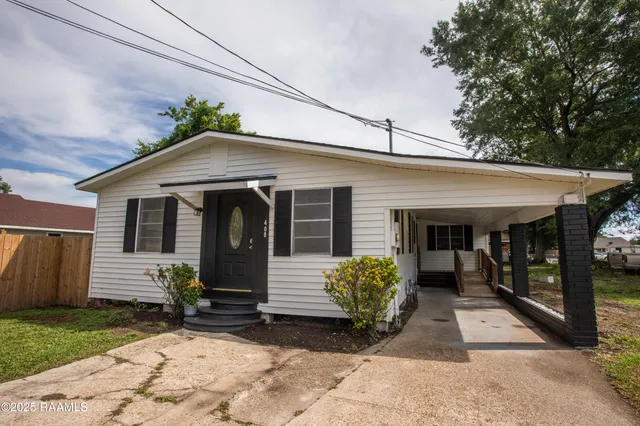 $1,450 | 408 Martin Luther King Jr Drive, Lafayette, LA 70501