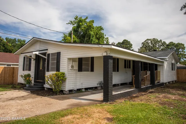 $1,450 | 408 Martin Luther King Jr Drive, Lafayette, LA 70501