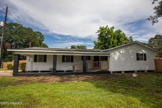 $1,450 | 408 Martin Luther King Jr Drive, Lafayette, LA 70501