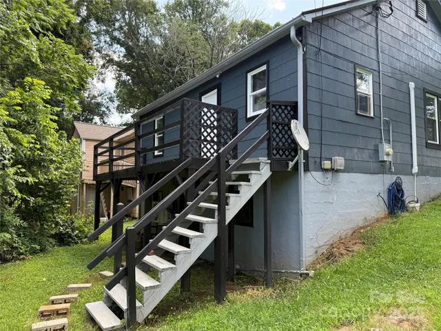 a view of a house with a park
