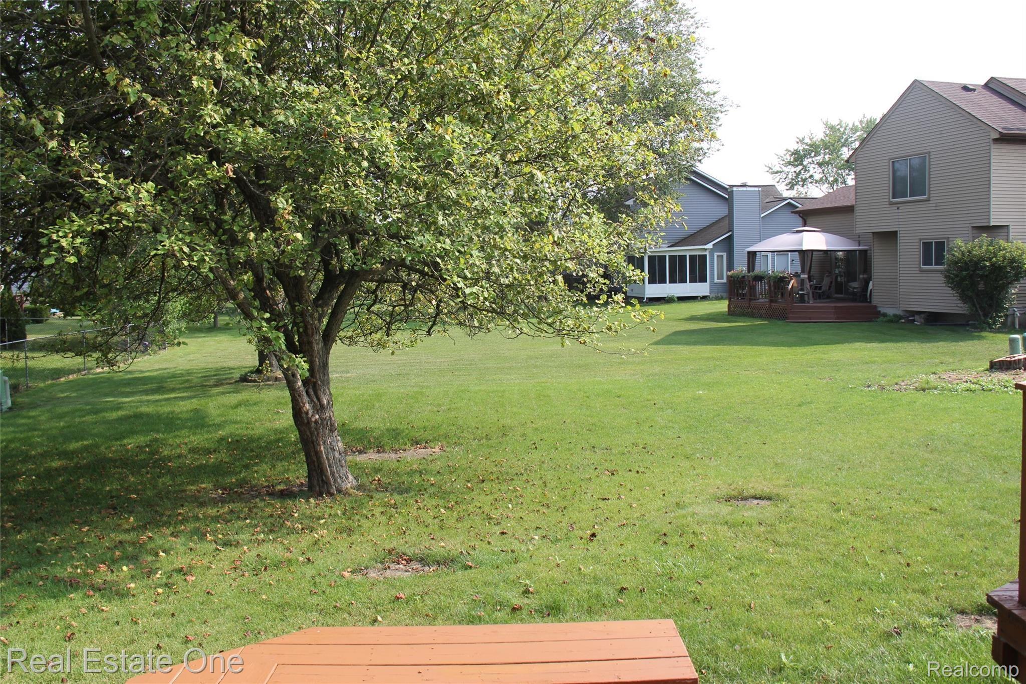 44777 Saltz Road Canton, MI 48187 - Photo 10 of 65 IMG_4730.JPG