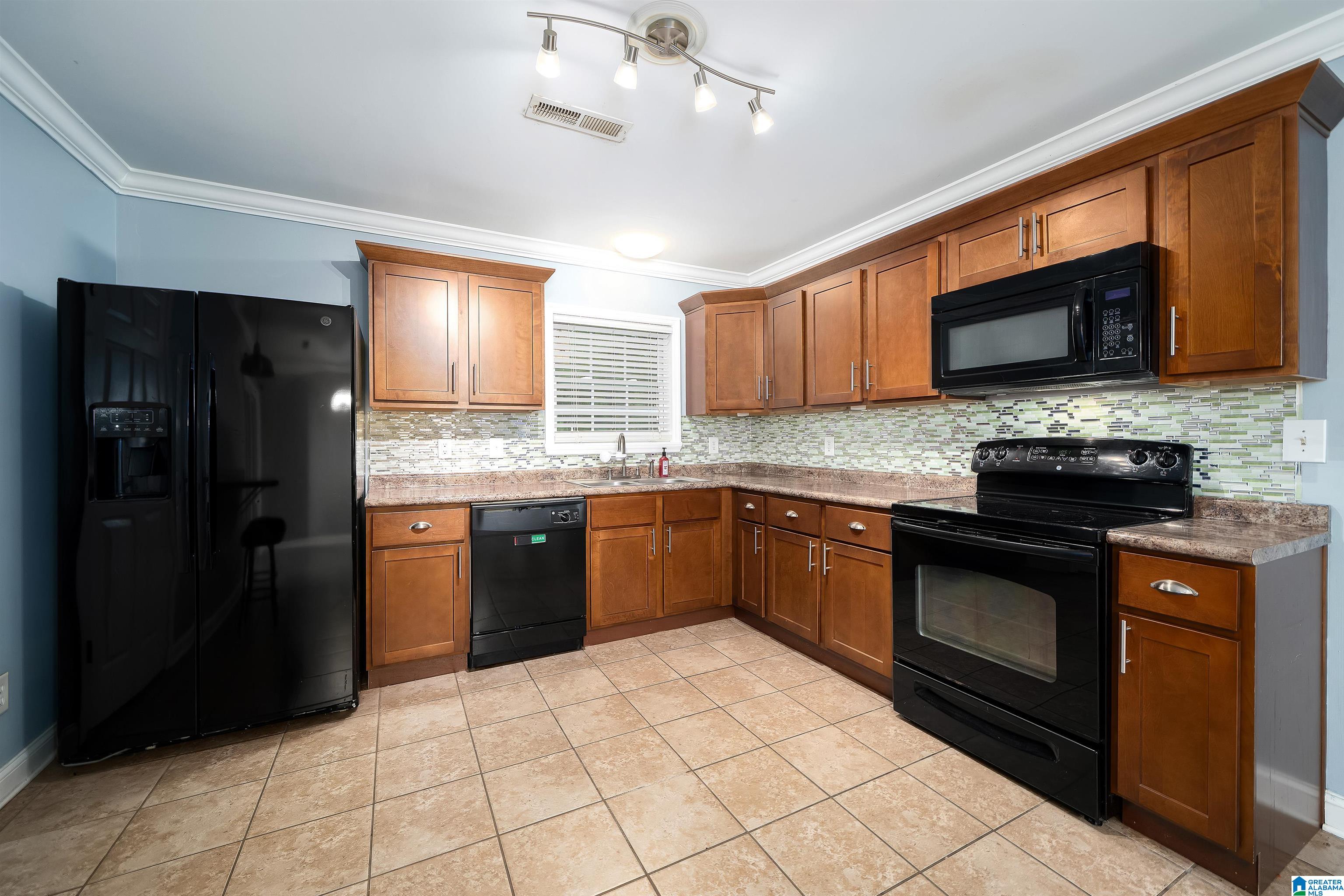 557 Springdale Road Mount Olive, AL 35117 - Photo 11 of 23