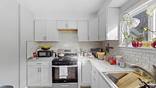 $485,000 | 10 Huntington Avenue, Blackstone, MA 01504
