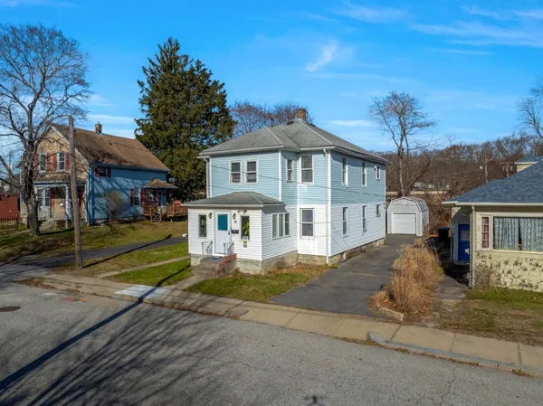 $485,000 | 10 Huntington Avenue, Blackstone, MA 01504