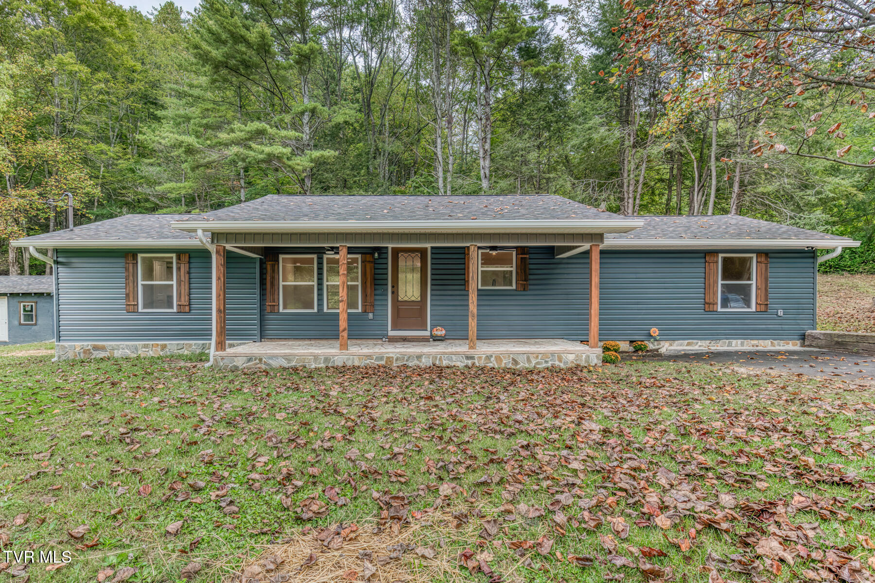 1041 Dry Creek Road Elizabethton, TN 37643 - Photo 1 of 42 1041 Dry Creek Rd-1