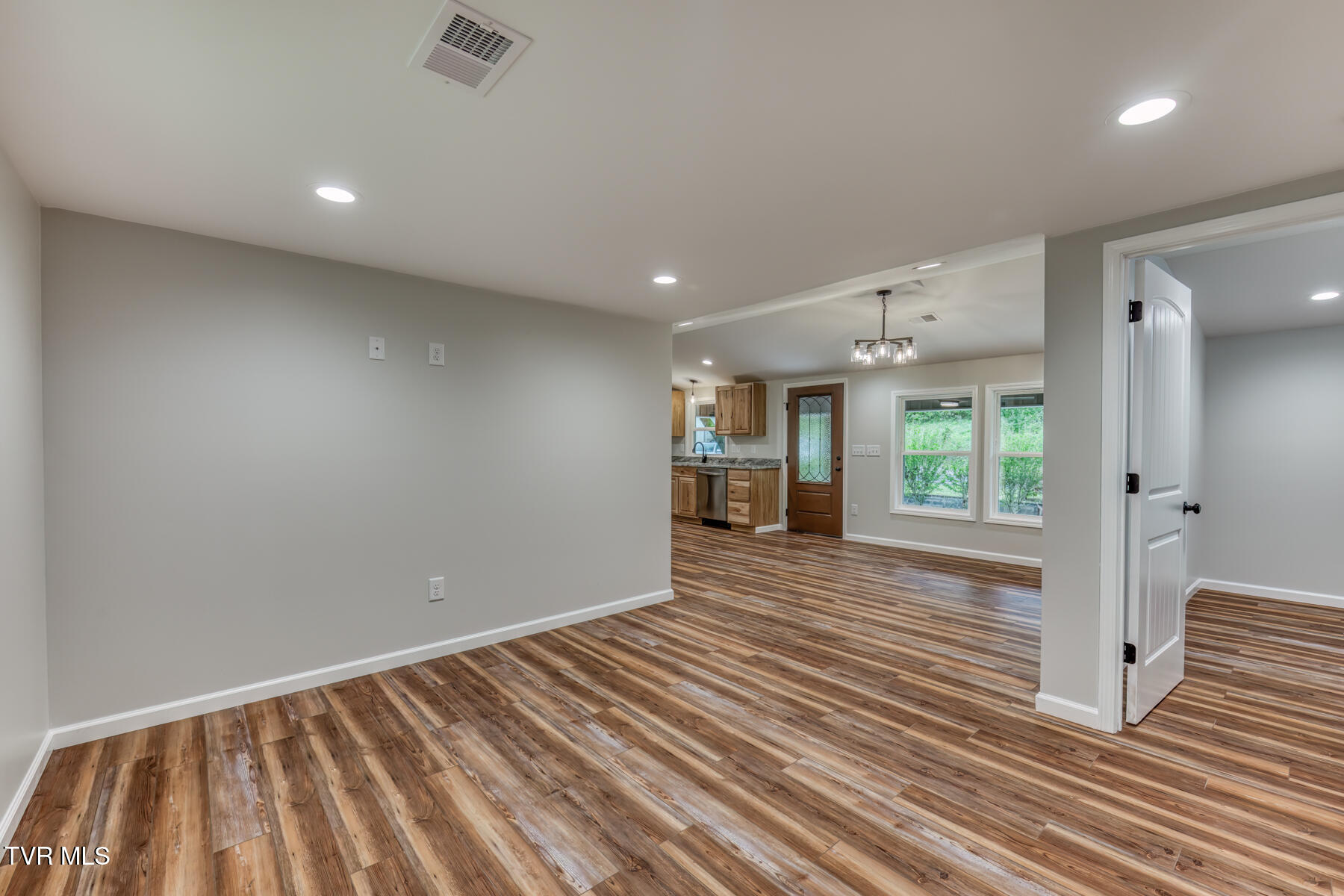 1041 Dry Creek Road Elizabethton, TN 37643 - Photo 15 of 42 1041 Dry Creek Rd-15