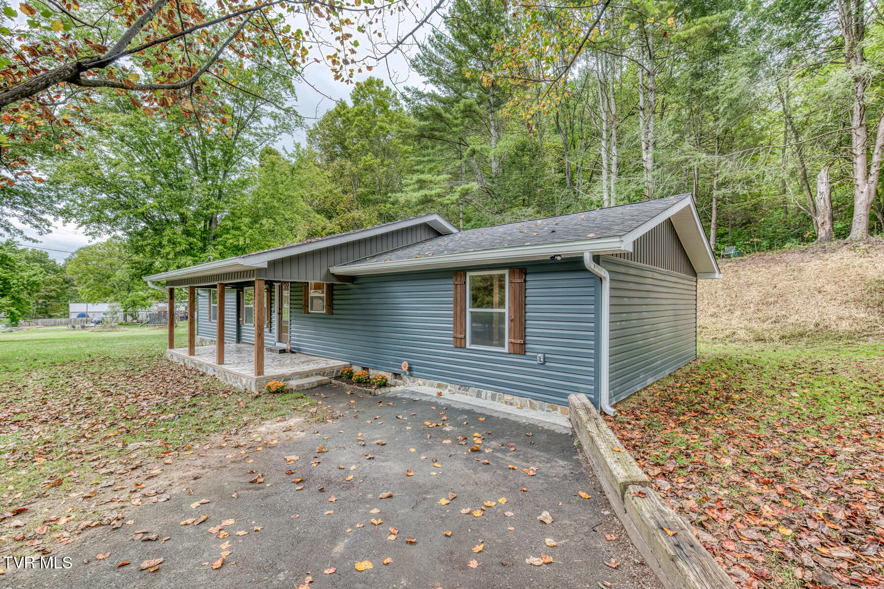 1041 Dry Creek Road Elizabethton, TN 37643 - Photo 34 of 42 1041 Dry Creek Rd-34