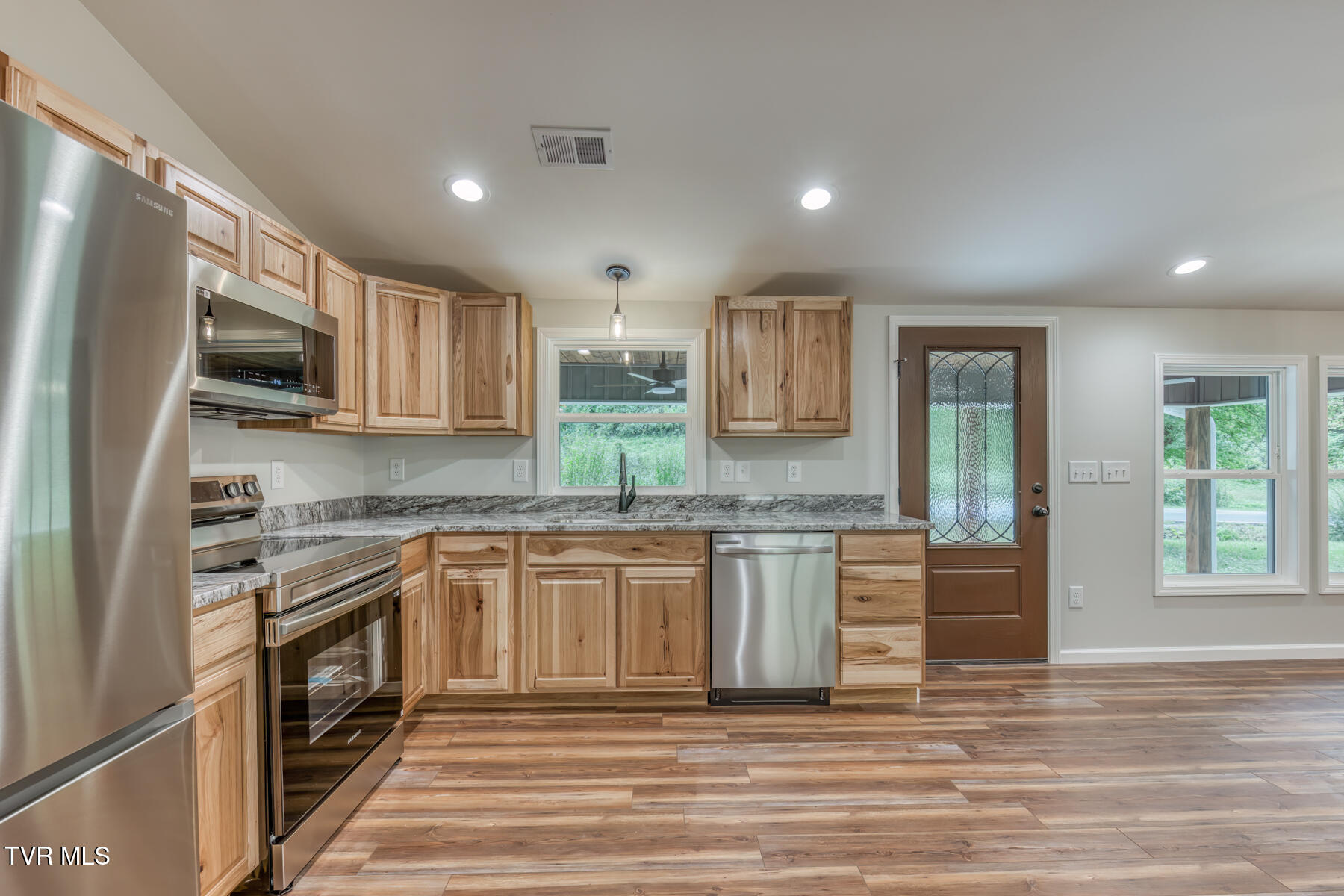 1041 Dry Creek Road Elizabethton, TN 37643 - Photo 10 of 42 1041 Dry Creek Rd-10