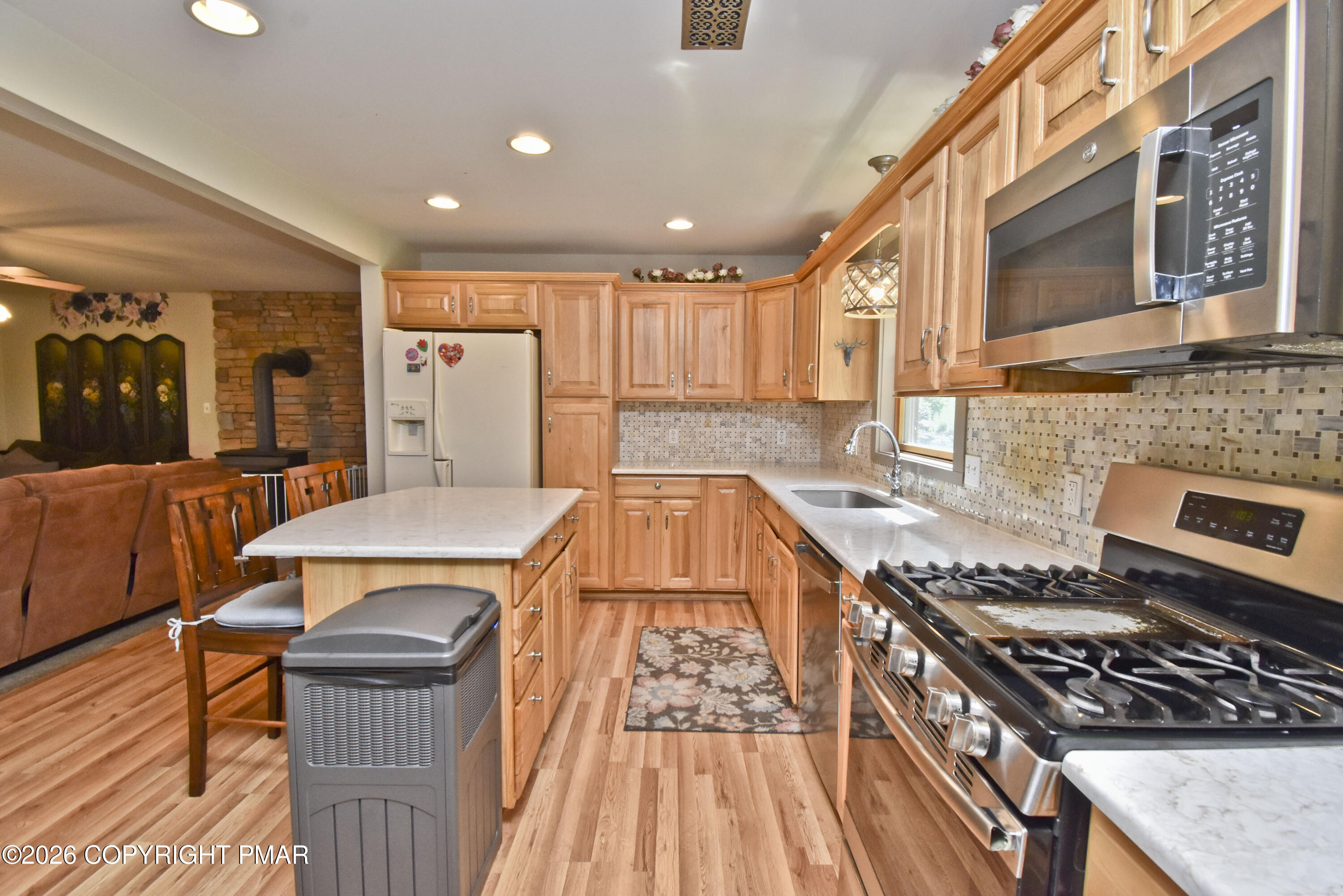 186 Quiet Valley Road Stroudsburg, PA 18360 - Photo 3 of 64 2 Kitchen (2)