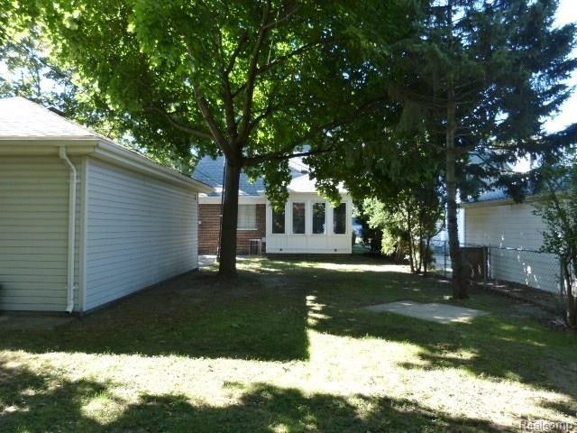 15053 Charles R Avenue Eastpointe, MI 48021 - Photo 29 of 29 15053 Charles R 159.JPG