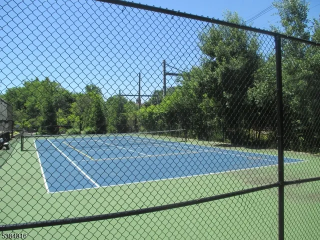 a side view of a fence
