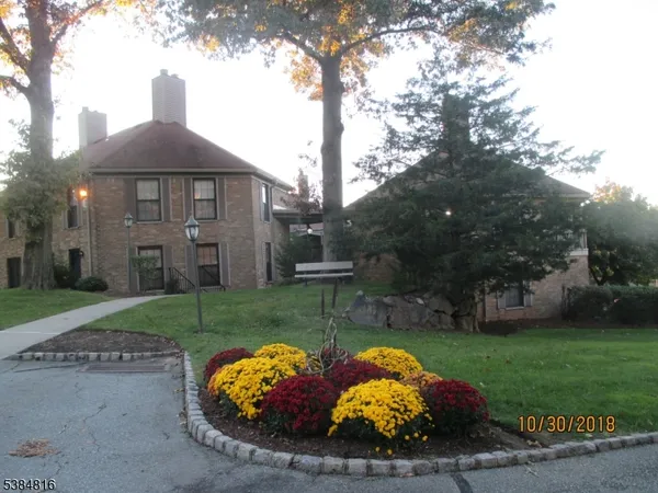 $3,325 | 181 Long Hill Road, Unit N5, Little Falls, NJ 07424