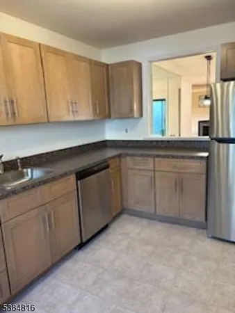 $3,325 | 181 Long Hill Road, Unit N5, Little Falls, NJ 07424