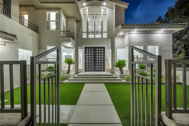 $3,800,000 | 2058 Troon Drive, Henderson, NV 89074