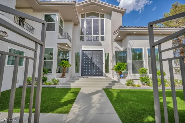 $3,800,000 | 2058 Troon Drive, Henderson, NV 89074