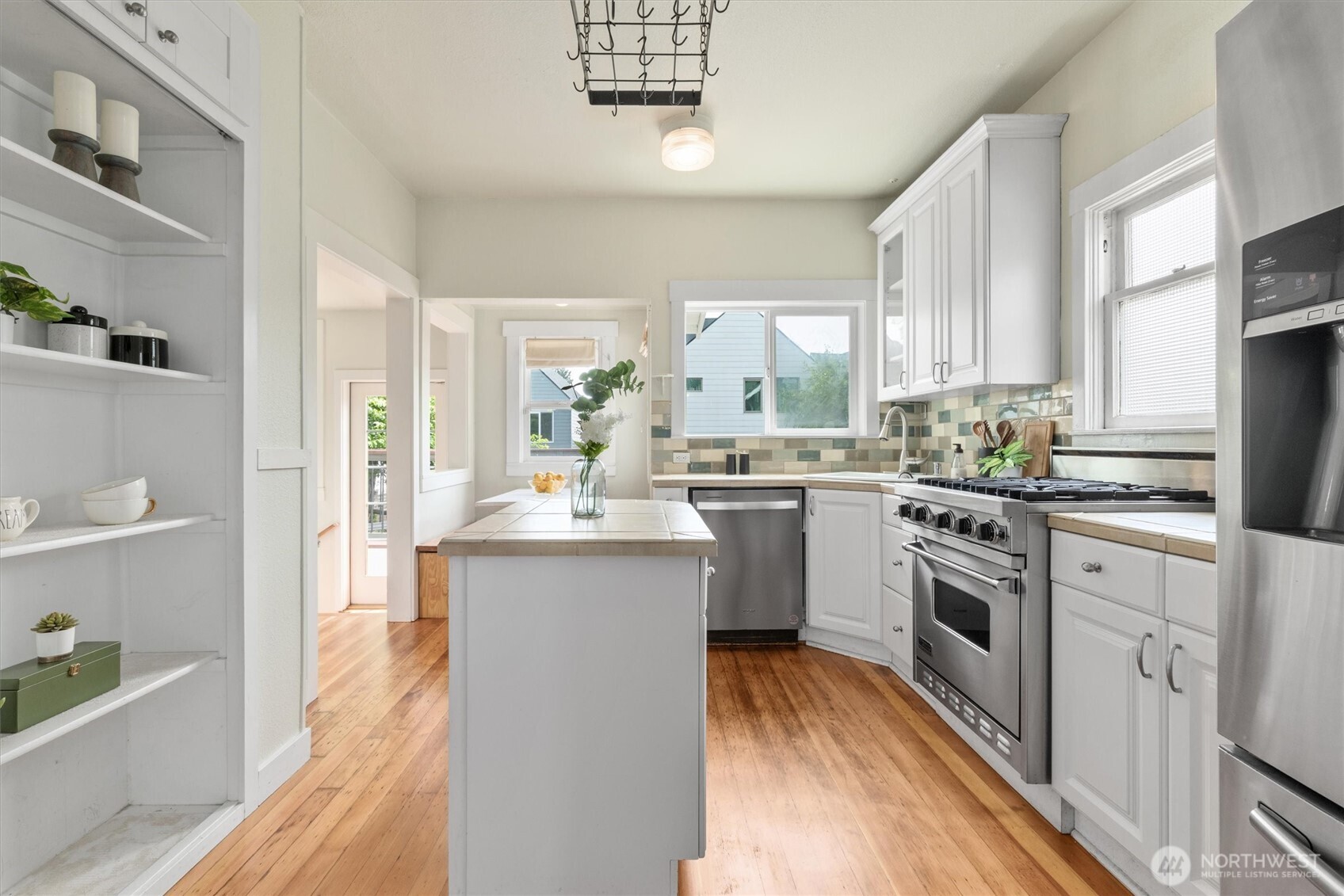 941 North 78th Street Seattle, WA 98103 - Photo 11 of 40 Gallery Image 11